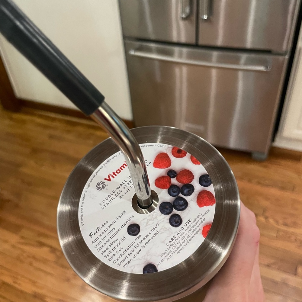 2 NEW 24 oz vitamix tumblers with straws